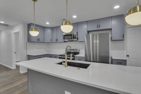 Photo of 3105 E 6th Avenue, Columbus, OH 43219 (MLS # 225043579)