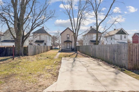 Photo of 274 E Barthman, Columbus, OH 43207 (MLS # 226039284)