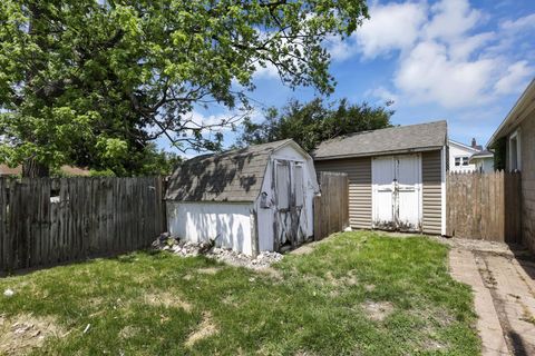 Tiny photo for 1910 Rosemont Avenue, Columbus, OH 43223 (MLS # 226018108)