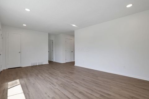 Tiny photo for 1910 Rosemont Avenue, Columbus, OH 43223 (MLS # 226018108)