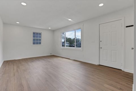 Tiny photo for 1910 Rosemont Avenue, Columbus, OH 43223 (MLS # 226018108)