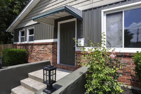 Tiny photo for 1910 Rosemont Avenue, Columbus, OH 43223 (MLS # 226018108)