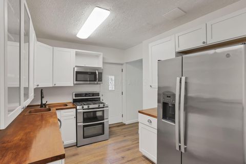 Tiny photo for 1910 Rosemont Avenue, Columbus, OH 43223 (MLS # 226018108)