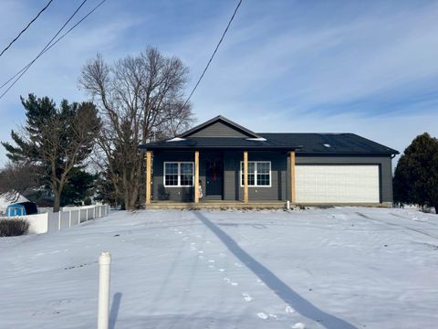 Photo of 14 Summit Drive, Fredericktown, OH 43019 (MLS # 225042645)