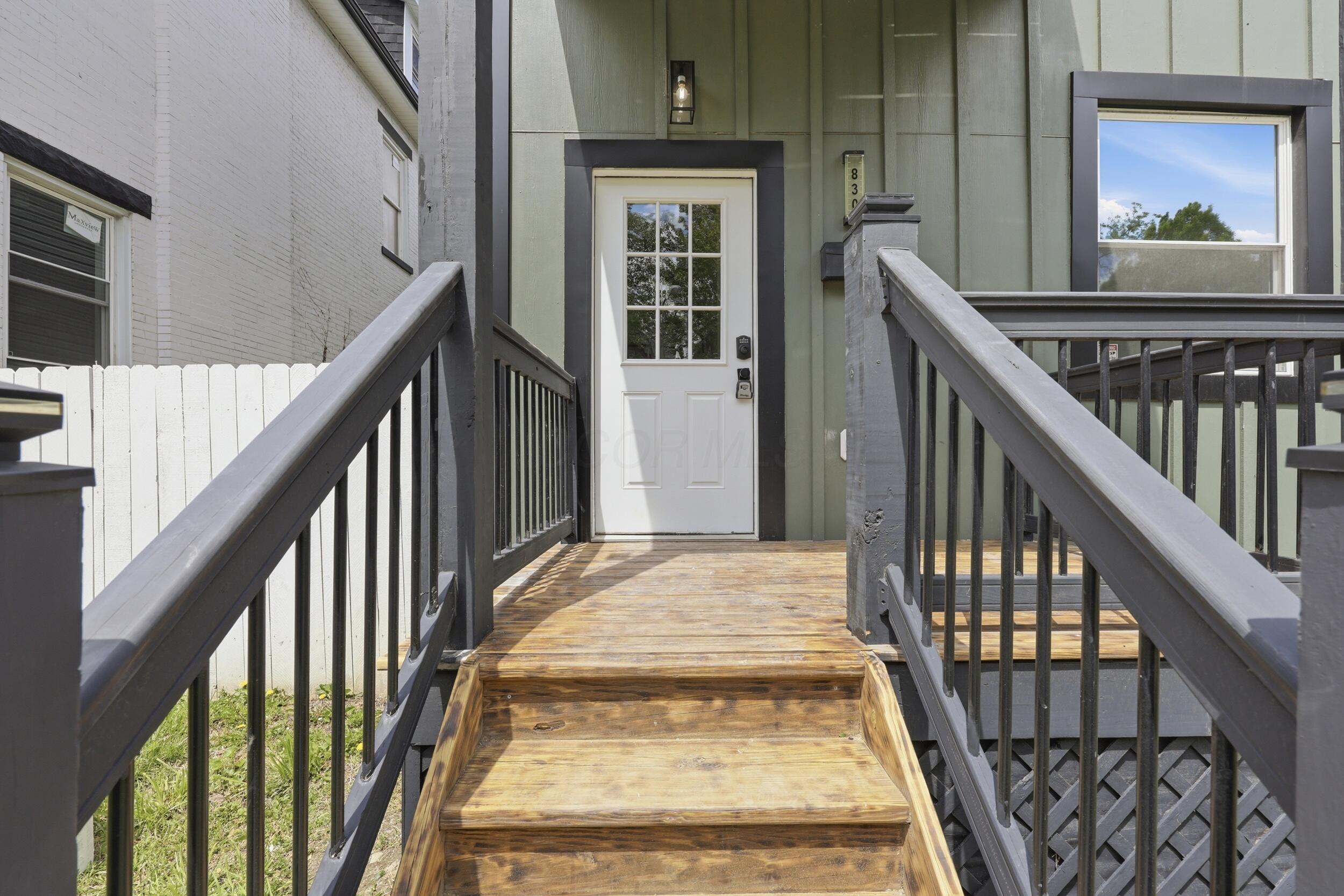 830 Oak Street 830