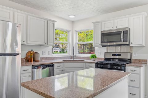 Tiny photo for 12478 Thoroughbred Drive, Pickerington, OH 43147 (MLS # 226014078)