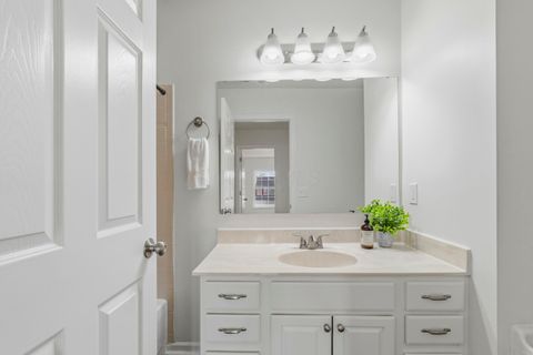 Tiny photo for 12478 Thoroughbred Drive, Pickerington, OH 43147 (MLS # 226014078)