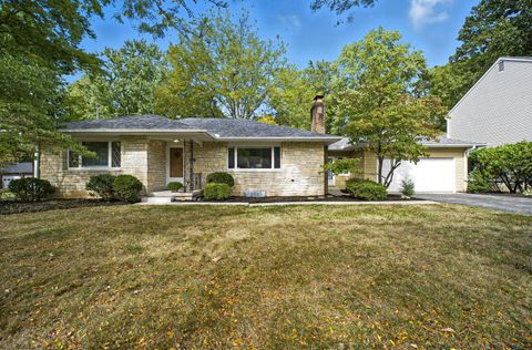 Photo of 2620 Wildwood Road, Columbus, OH 43231 (MLS # 225038210)