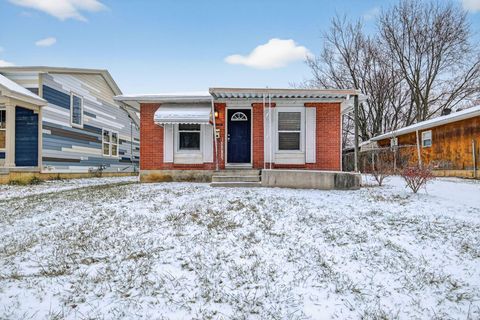 Photo of 2823 Fern Avenue, Columbus, OH 43211 (MLS # 226000761)