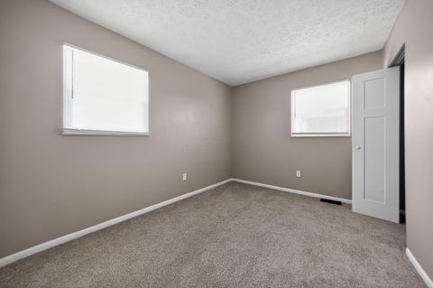 Tiny photo for 2823 Fern Avenue, Columbus, OH 43211 (MLS # 226000761)