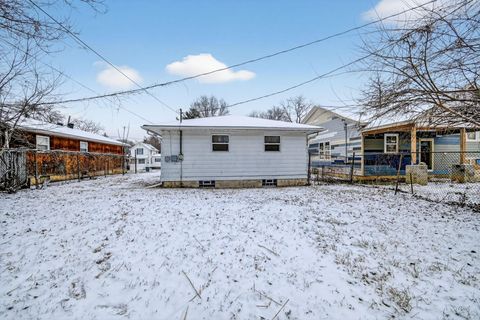 Tiny photo for 2823 Fern Avenue, Columbus, OH 43211 (MLS # 226000761)