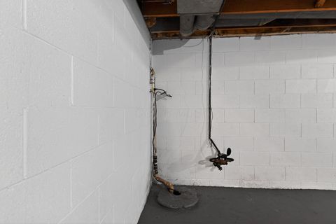 Tiny photo for 2823 Fern Avenue, Columbus, OH 43211 (MLS # 226000761)