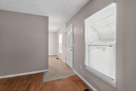 Tiny photo for 2823 Fern Avenue, Columbus, OH 43211 (MLS # 226000761)