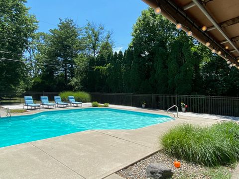 Tiny photo for 4994 Henderson Heights Road, Columbus, OH 43220 (MLS # 226014116)