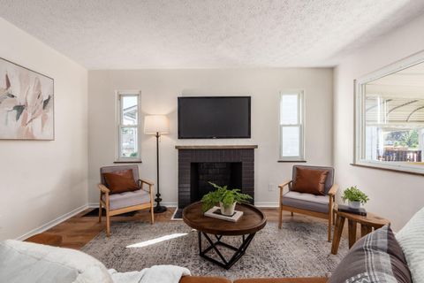 Tiny photo for 458 Woodbury Avenue, Columbus, OH 43223 (MLS # 225037552)