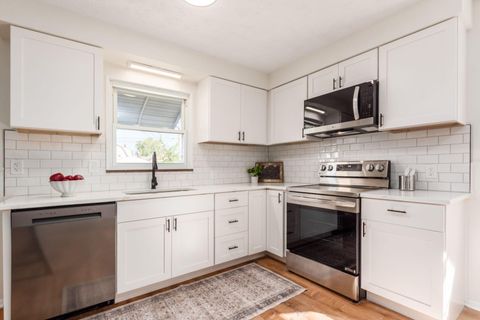 Tiny photo for 458 Woodbury Avenue, Columbus, OH 43223 (MLS # 225037552)