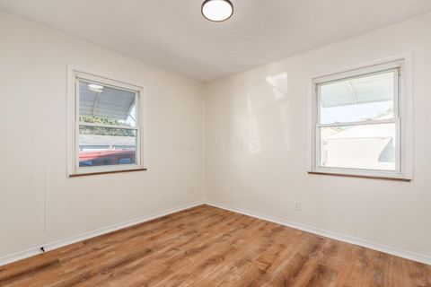 Tiny photo for 458 Woodbury Avenue, Columbus, OH 43223 (MLS # 225037552)