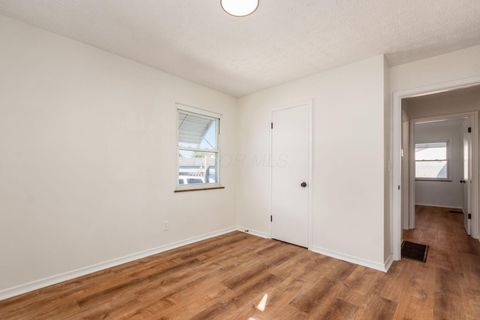 Tiny photo for 458 Woodbury Avenue, Columbus, OH 43223 (MLS # 225037552)