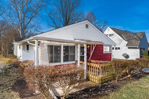 Tiny photo for 161 N Gould Road, Columbus, OH 43209 (MLS # 226000557)