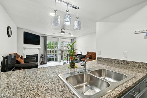 Tiny photo for 5681 Mango Lane 102D #102D, Hilliard, OH 43026 (MLS # 225045122)