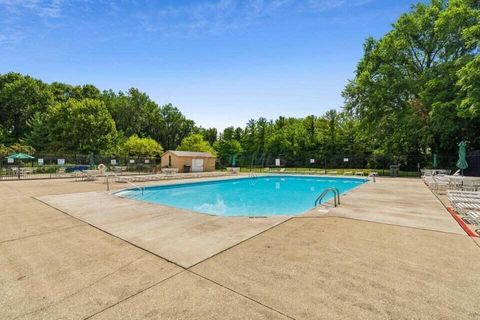 Tiny photo for 5681 Mango Lane 102D #102D, Hilliard, OH 43026 (MLS # 225045122)