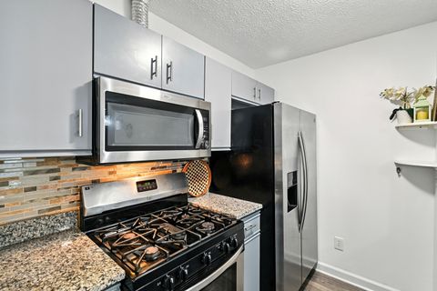 Tiny photo for 5681 Mango Lane 102D #102D, Hilliard, OH 43026 (MLS # 225045122)