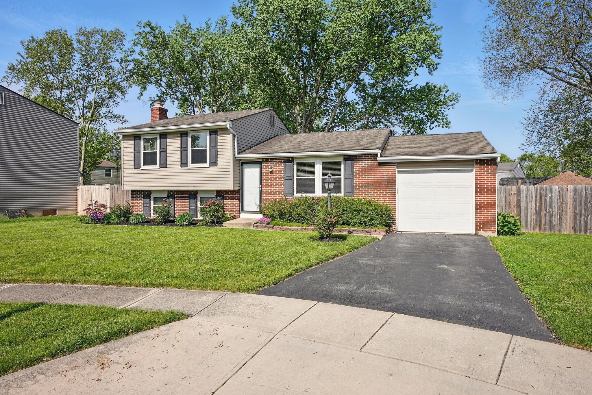 651 Dovalon Place, Galloway, Ohio image 5