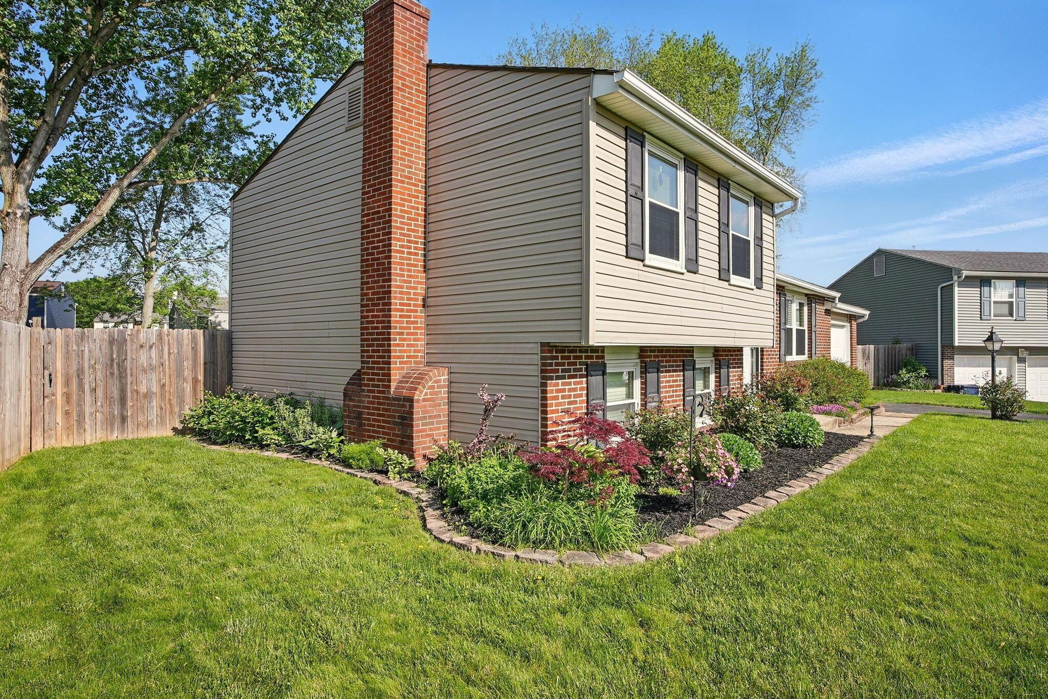 651 Dovalon Place, Galloway, Ohio image 9