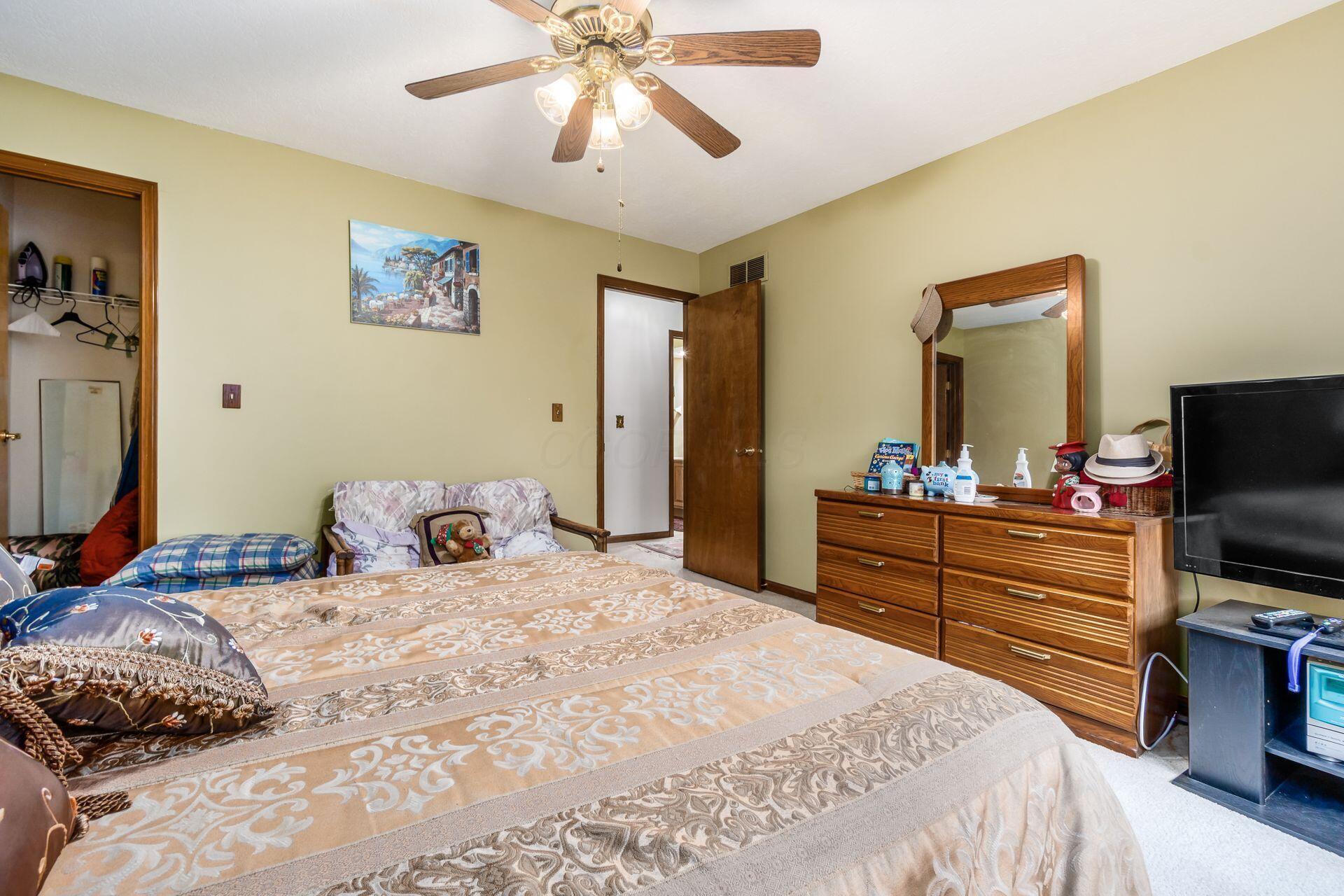 716 Winsholen Court, Westerville, Ohio image 24