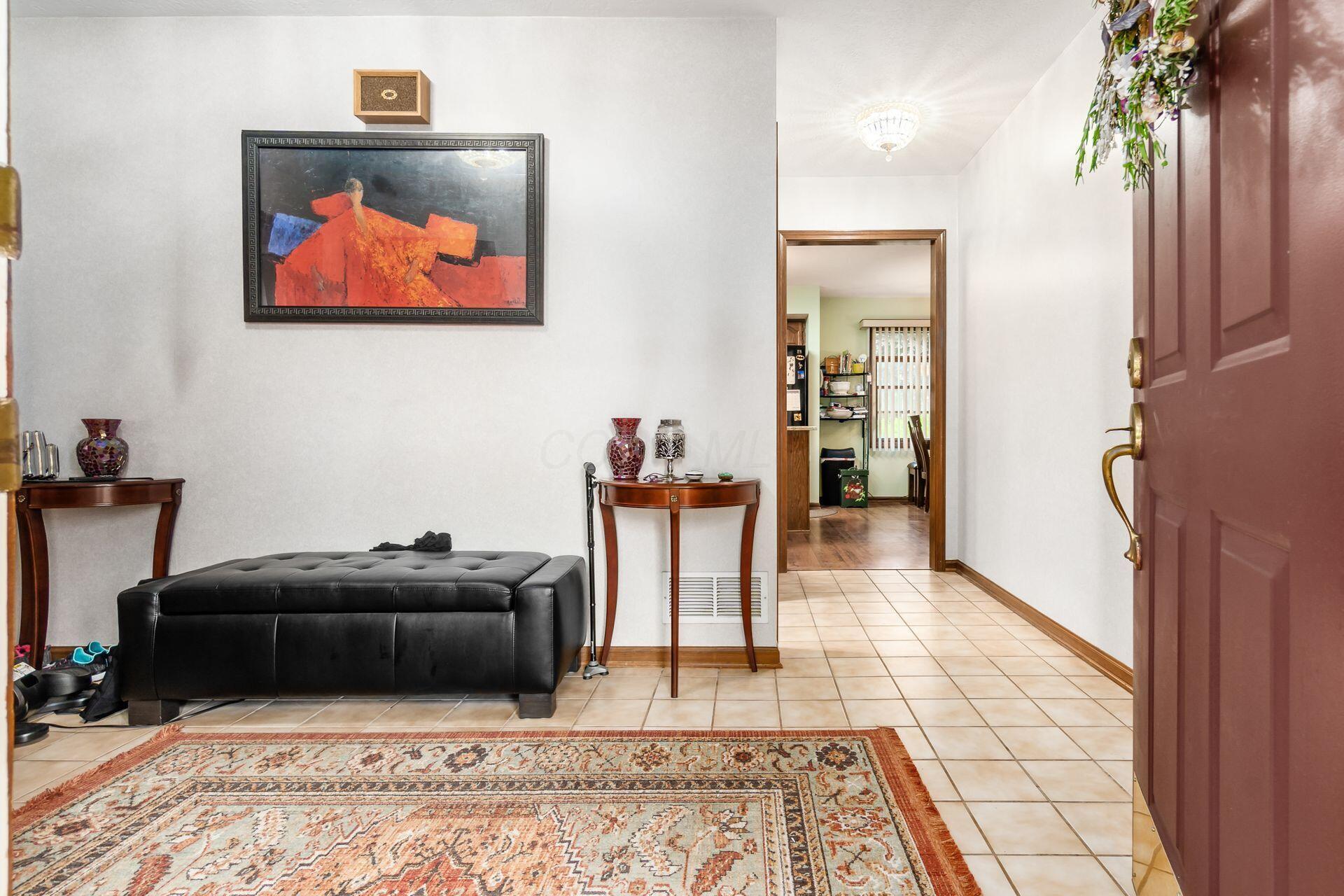 716 Winsholen Court, Westerville, Ohio image 3
