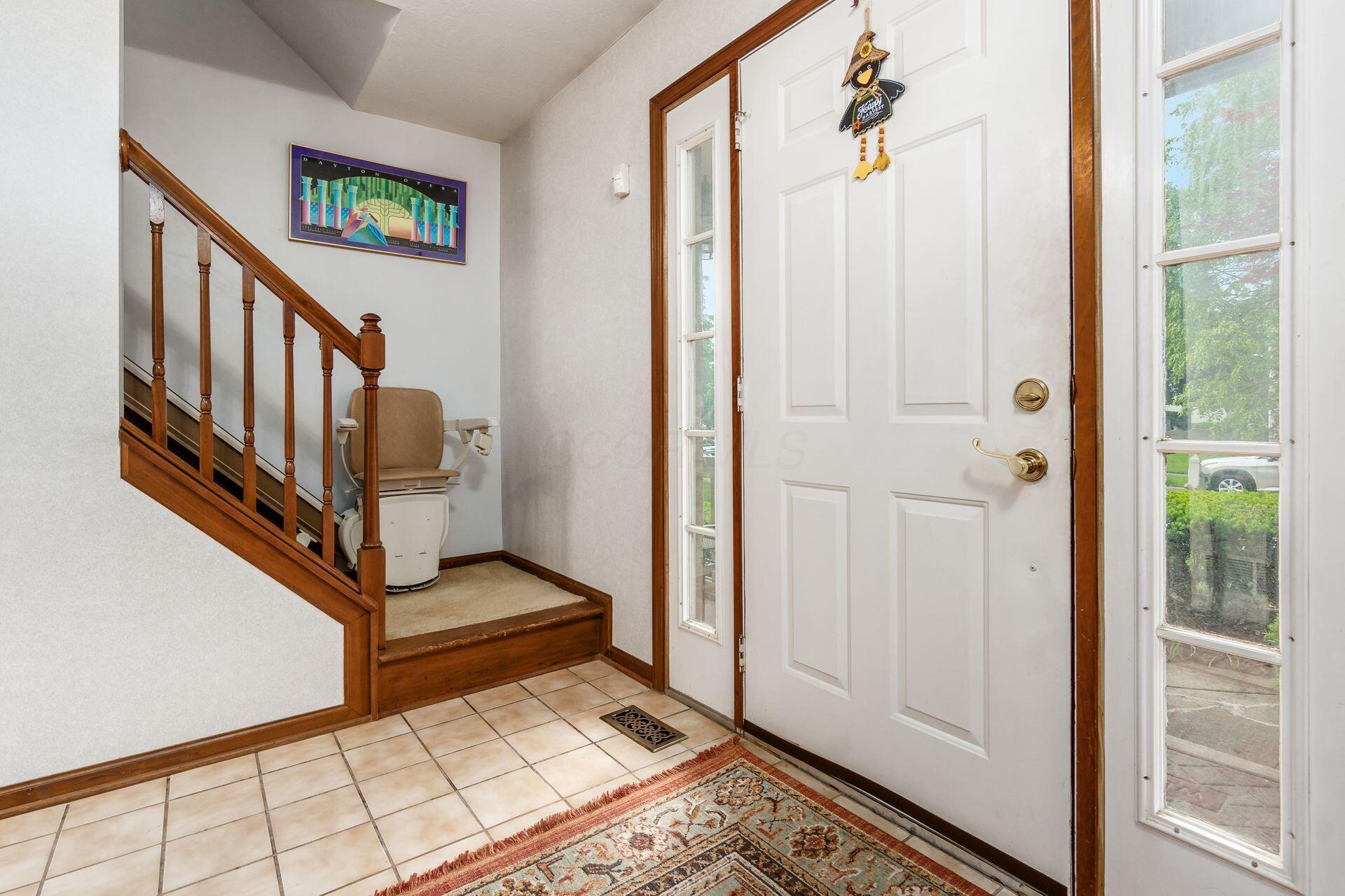 716 Winsholen Court, Westerville, Ohio image 4