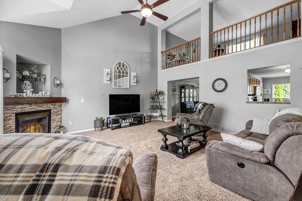 Photo of 5452 Mirage Drive, Hilliard, OH 43026 (MLS # 226014347)