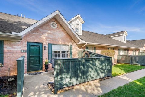 Photo of 1008 Kingsbury Court, Newark, OH 43055 (MLS # 226007541)