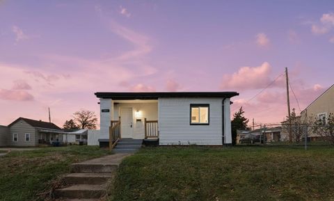 Photo of 509 Helen Street, Columbus, OH 43223 (MLS # 225045272)