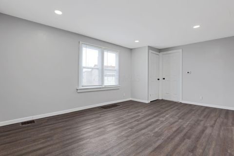 Tiny photo for 509 Helen Street, Columbus, OH 43223 (MLS # 225045272)