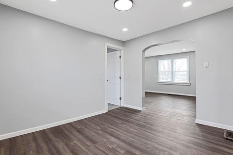 Tiny photo for 509 Helen Street, Columbus, OH 43223 (MLS # 225045272)