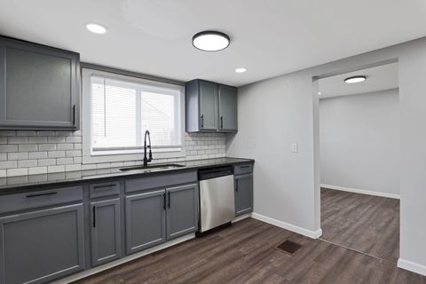 Tiny photo for 509 Helen Street, Columbus, OH 43223 (MLS # 225045272)