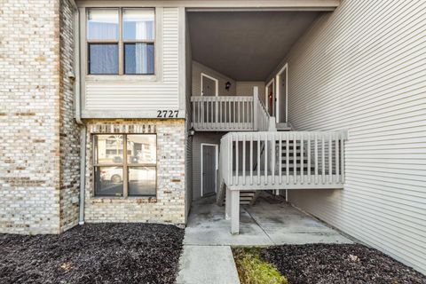 Tiny photo for 2727 Greystone Drive A #A, Columbus, OH 43220 (MLS # 226005839)