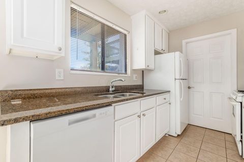 Tiny photo for 2727 Greystone Drive A #A, Columbus, OH 43220 (MLS # 226005839)