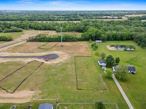 Photo of 1736 Harvey Lane, Grove City, OH 43123 (MLS # 226007176)