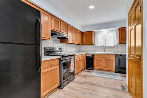 Tiny photo for 701 Hunters Run, Gahanna, OH 43230 (MLS # 225046206)