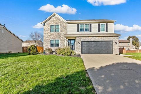 Photo of 3754 Lake Cumberland Way, Grove City, OH 43123 (MLS # 225042830)