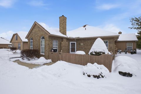 Photo of 2487 Timbers Edge Lane, Columbus, OH 43235 (MLS # 226002814)