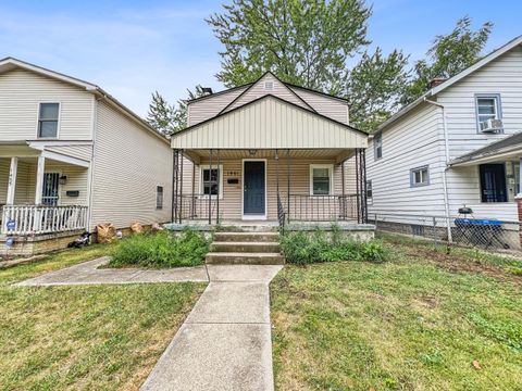 Photo of 1461 Aberdeen Avenue, Columbus, OH 43211 (MLS # 225037436)