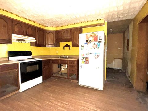 Tiny photo for 3747 Ferman Road, Columbus, OH 43207 (MLS # 225045387)