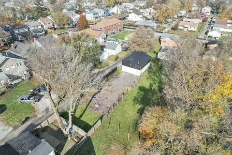 Photo of 1062 E Deshler Avenue, Columbus, OH 43206 (MLS # 225043183)