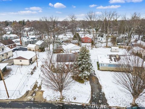 Tiny photo for 2736 Eastminster Road, Columbus, OH 43209 (MLS # 225044865)