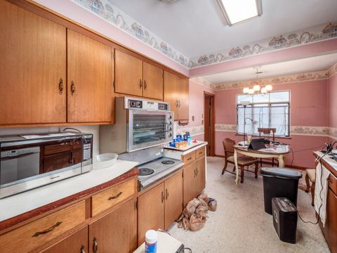 Tiny photo for 2736 Eastminster Road, Columbus, OH 43209 (MLS # 225044865)