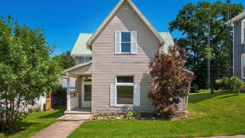 Photo of 30 W Columbus Street, Thornville, OH 43076 (MLS # 226028947)