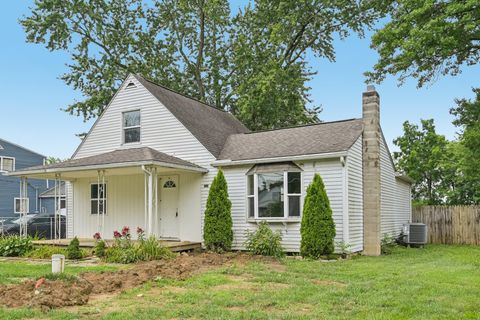 Photo of 3573 S Champion Avenue, Columbus, OH 43207 (MLS # 225026164)